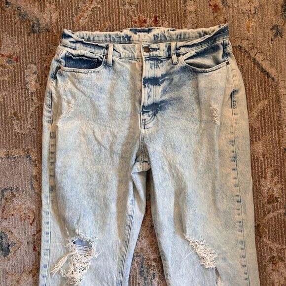 a.n.a High Rise Distressed Light Blue Jeans - Picture 2 of 7